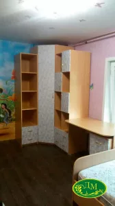 Угловой шкаф купе в детсткую 1